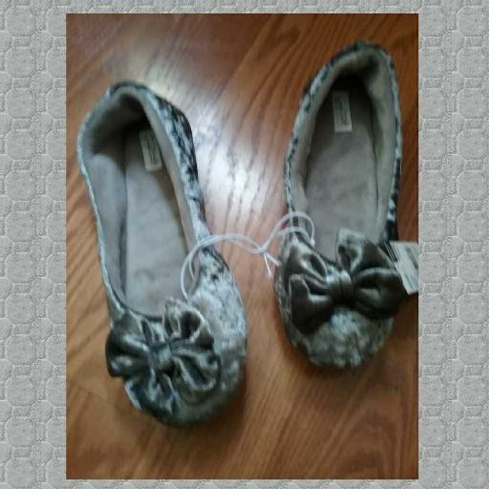 Elegant  Looking Slippers